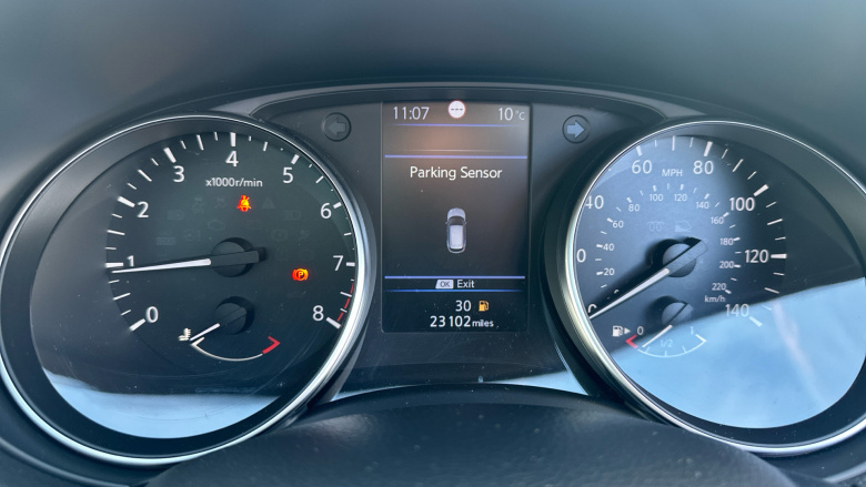 Nissan Qashqai 1.3 DiG-T N-Connecta 5dr [Glass Roof Pack] Petrol Hatchback